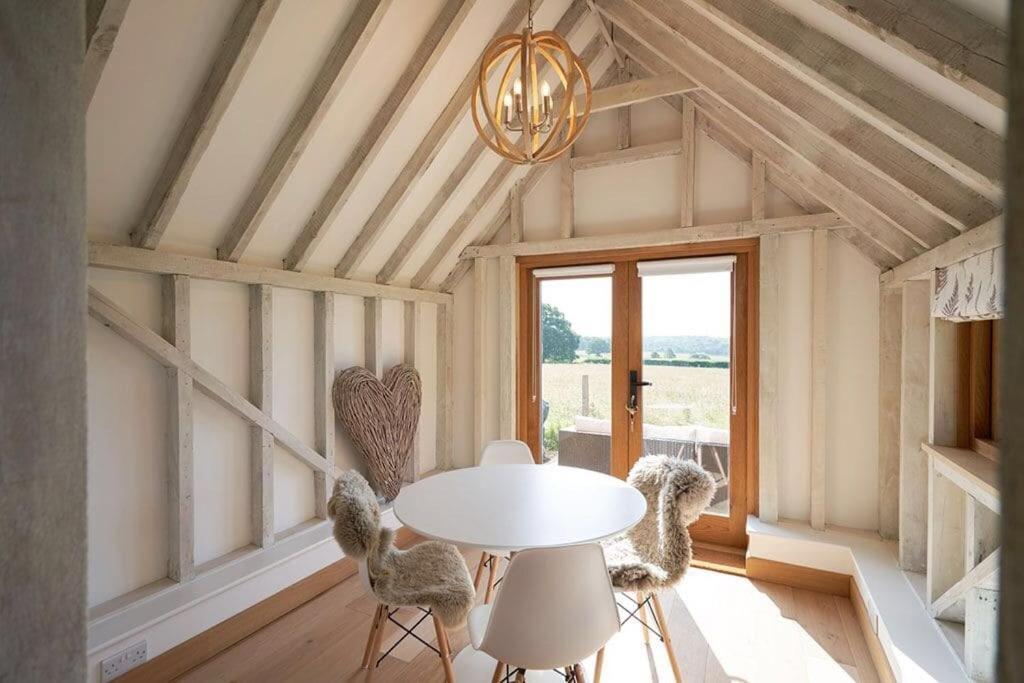 The Cowshed, Tunbridge Wells Villa Exterior photo