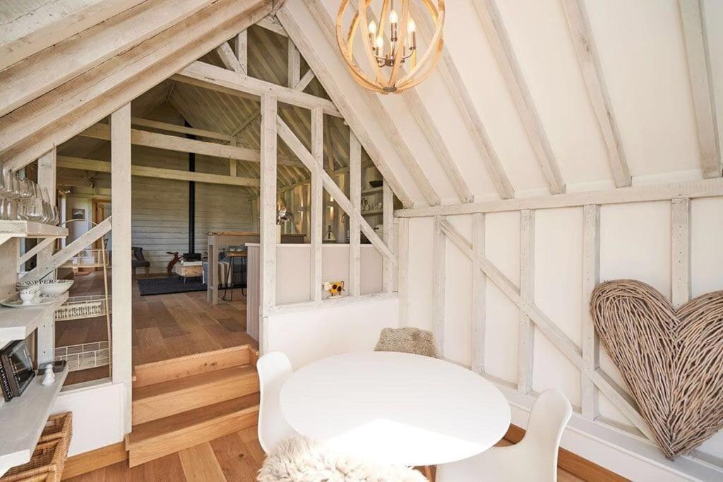 The Cowshed, Tunbridge Wells Villa Exterior photo