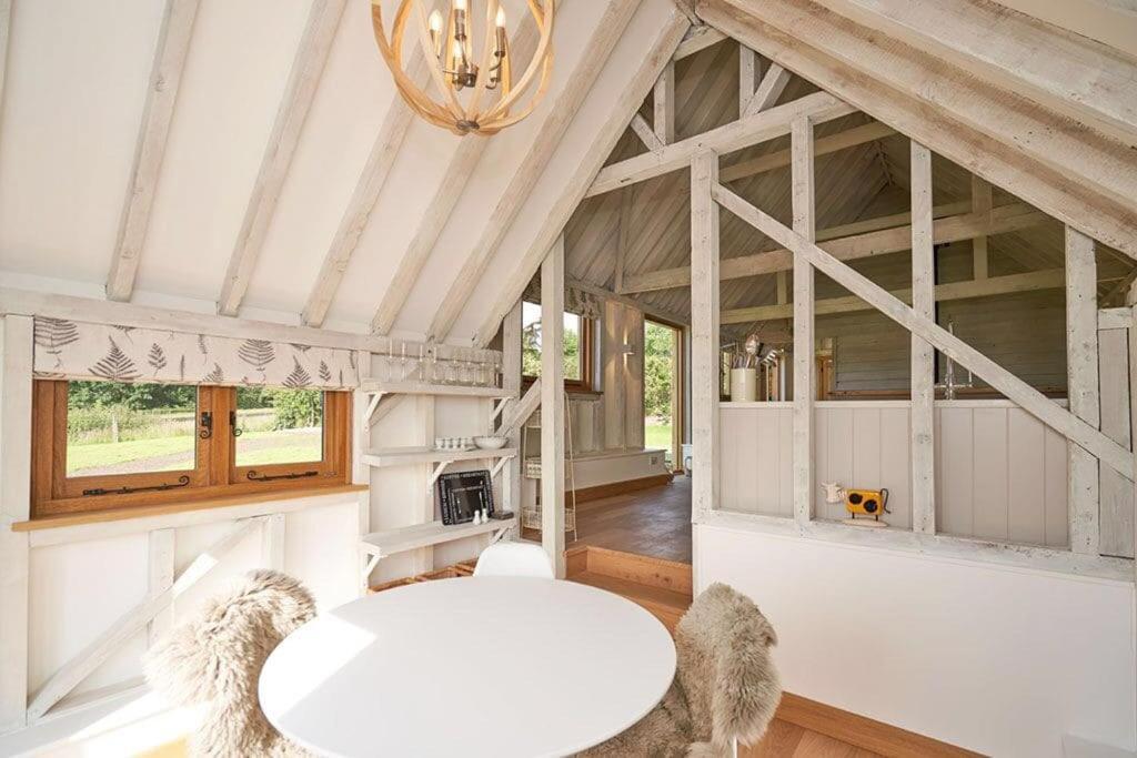 The Cowshed, Tunbridge Wells Villa Exterior photo